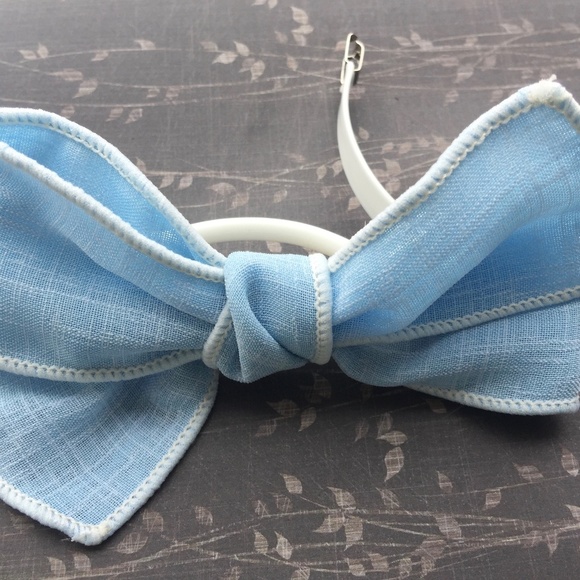 Loctia Lined Blue Linen Bow - Picture 6 of 7